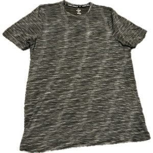 EUC Under Armour T Shirt Men's XL Like New Condition